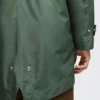Parka impermeable de corte en cola de pez para hombre