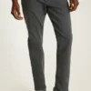 Prepárate para la jet set con los Stretch Travel Jeans de Bonobos Prepárate para la jet set con los Stretch Travel Jeans de Bonobos