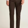 Stretch Washed Chino: chinos de corte Slim Fit y ajustados