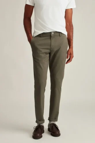 Stretch Washed Chino: chinos de corte Slim Fit y ajustados