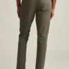 Stretch Washed Chino: chinos de corte Slim Fit y ajustados