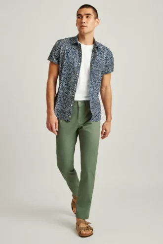 Vive la aventura con estilo con los Travel Jeans ligeros de Bonobos